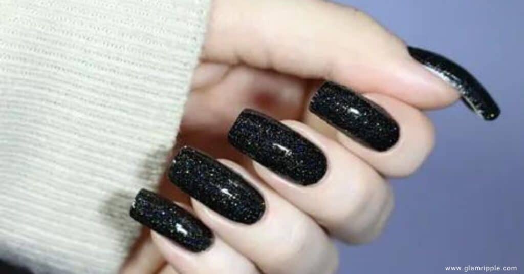 31 Glamorous Glitter Black Nail Designs for a Shimmering Look