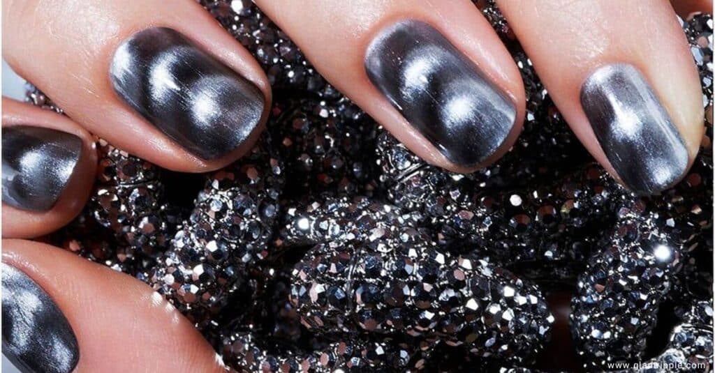 Black Nail Designs for a Shimmering Look