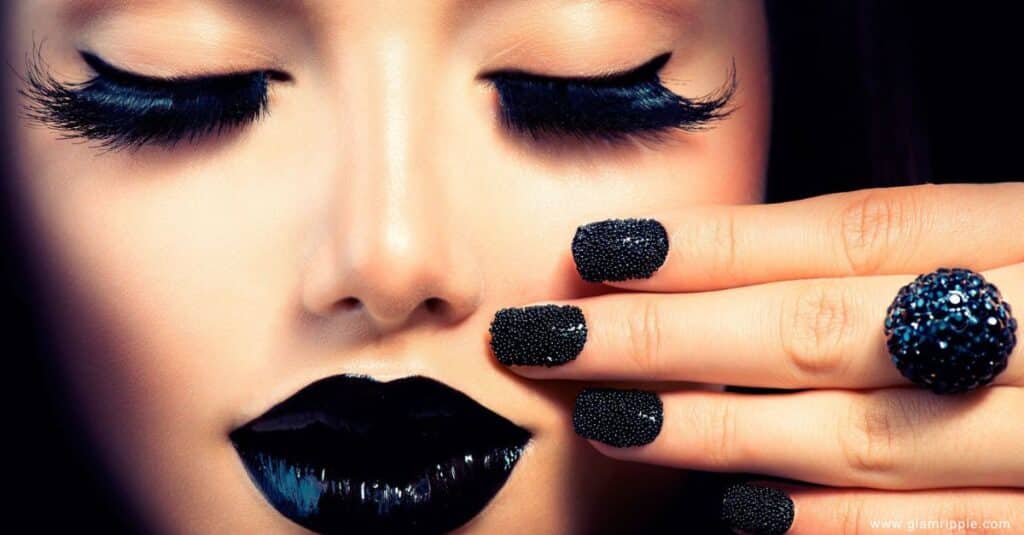 Black Nail Designs for a Shimmering Look