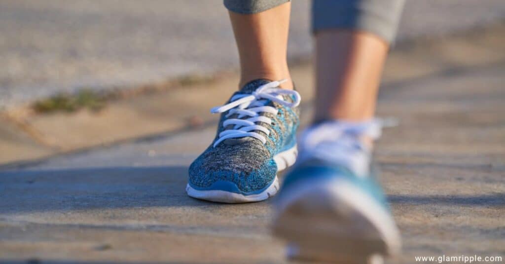 Leggings and New Balance 9060